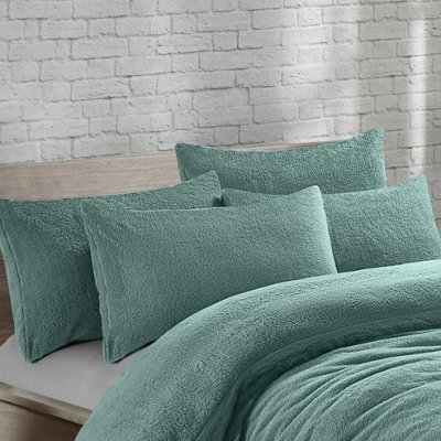 Homes & Linen Teddy Fleece Warm And Cosy Plush Fluffy Cuddly Thermal Pair Pillow Case from B&Q