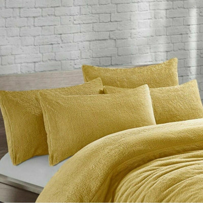 Homes & Linen Teddy Fleece Warm And Cosy Plush Fluffy Cuddly Thermal Pair Pillow Case from B&Q