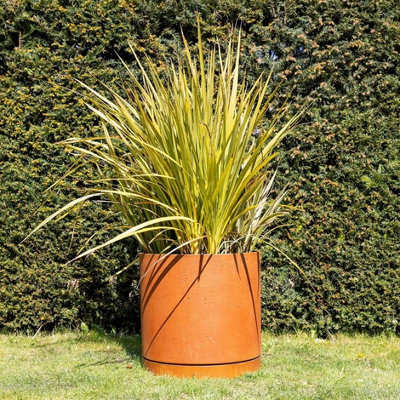 Primrose Matte Rust Limestone Round Planter Pot With Saucer 50Cm from B&Q