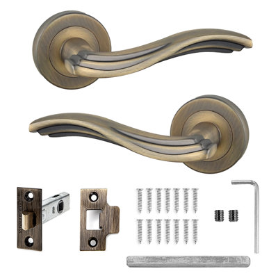 DecoranddecorAntique Brass Door Handle SetInternal Door Handle SetBrass Door Lever Handles Latch KitSolace Range from B&Q