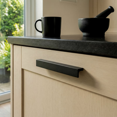 DecoranddecorKitchen Cupboard HandlesBlack Kitchen HandlesCabinet Drawer Wardrobe Pull224mmPairNapa