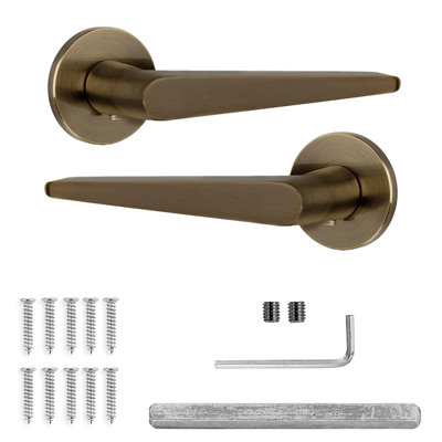 Decoranddecor Luxe Antique Brass Door HandlesInternal Door Handles For Wooden DoorsInterior Door HandlesTerra Range from B&Q