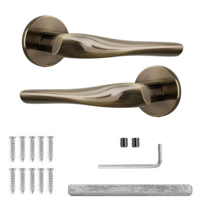 Decoranddecor Luxe Antique Brass Door HandlesInternal Door Handles For Wooden DoorsInterior Door HandlesNanda Range from B&Q