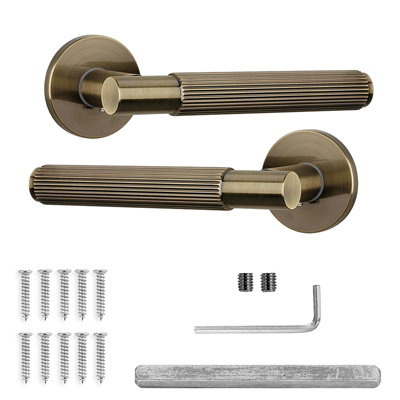 Decoranddecor Luxe Antique Brass Door HandlesInternal Door Handles For Wooden DoorsInterior Door HandlesHera Range from B&Q
