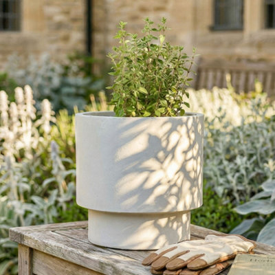 Dibor Small Beige Fibre Clay Indoor Outdoor Garden Planter Houseplant Flower Plant Pot H24 X Dia 24Cm from B&Q
