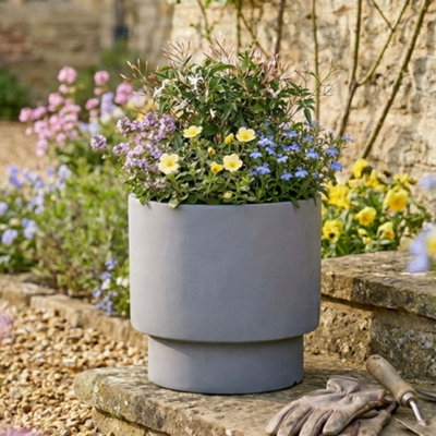 Dibor Small Light Grey Fibre Clay Indoor Outdoor Garden Planter Houseplant Flower Plant Pot H24 X Dia 24Cm from B&Q