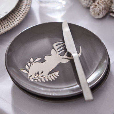 B&Q -  Set Of 2 Grey Stag Head Christmas Crockery Dinner Plate Side Plates Dia21Cm
