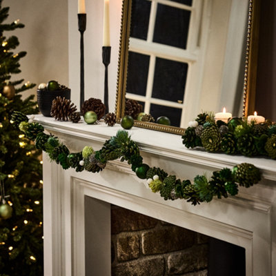 Dibor Woodland Green Xmas Table Decoration Christmas Garland 1.2M from B&Q
