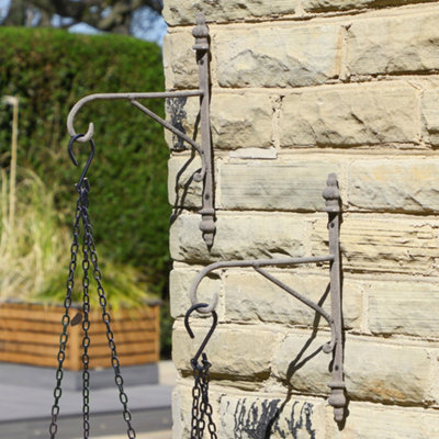 Dibor Set Of 2 Vintage Style Cast Iron Hanging Bracket Wall Mounted Decorative Garden Hanging Basket Lantern Hook Wall Brackets from B&Q