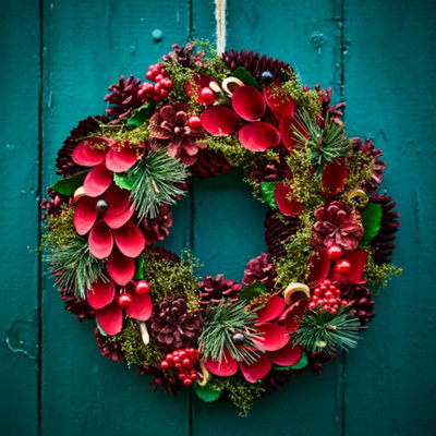 Dibor Vintage Style Cluster Berries Festive Decor Autumn-Winter Front Door Wreath Christmas Wreath 30Cm from B&Q