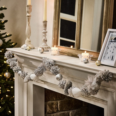Dibor White Frosted Xmas Table Decoration Christmas Garland 1.2M from B&Q