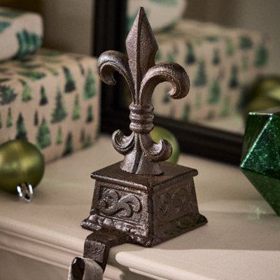 Dibor Antique Brown Fleur De Lys Decorative Stocking Hook Fireplace Stocking Holder Christmas Stocking Holder