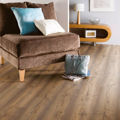 Moderna Oak 8mm Laminate Flooring from B&Q