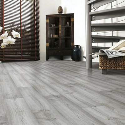  - Dartmoor Oak 8mm Laminate Flooring