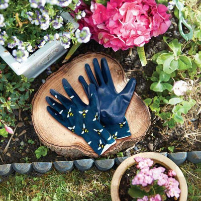 Marco Paul Navy Blue Bee Patterned Gardening Gloves from B&Q