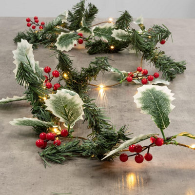  - Marco Paul 7Ft Pre-Lit Berry Leaf Garland