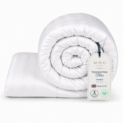 MHG Living 4.5 Tog Summer DuvetLightweight Striped Microfibre DuvetBreathable & Hypoallergenic from B&Q