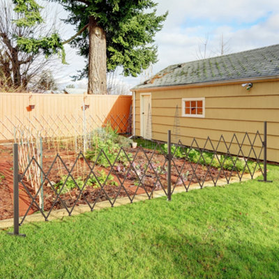 Outsunny Aluminium Alloy Fence Foldable Garden Screen PanelDark Brown from B&Q