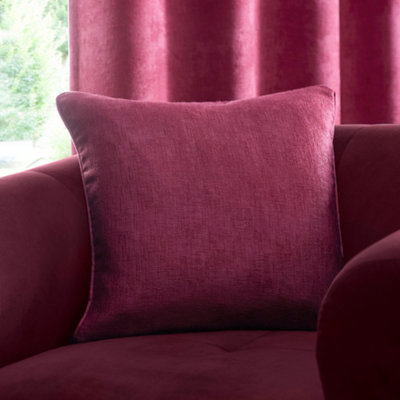 Fusion Unisex Wine 'Strata' Textured Piped Plain Cushion In | Size: 43 Cm X 43 Cm - Image 4