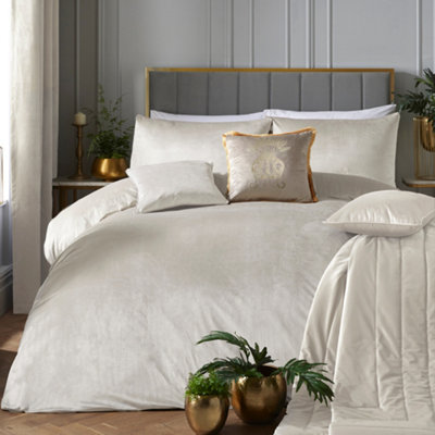 Laurence Llewelyn-Bowen Ivory 'Montrose' Luxury Velvet Duvet Cover Set In | : Super King - Image 10