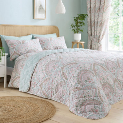 Dreams & Drapes Palais Green Jacobean Damask Inspired Print Quilted Bedspread from B&Q