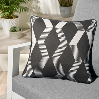 B&Q -  Rico Uv & Water Resistant Zig Zag Geo Print Black Outdoor Cushion