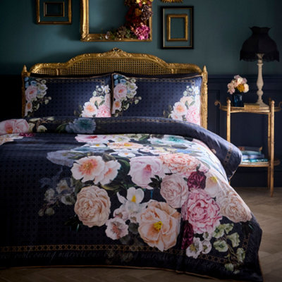 Laurence Llewelyn-Bowen Bouquet List Navy Duvet Cover Set King – Floral Piping Trim Bedding – Breathable Cotton – Includes 1 Duvet Cover (220 x 230cm) & 2 Pillowcases – Navy Floral Bedroom Set - Image 11