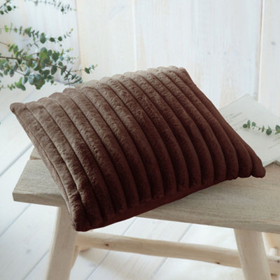 Appletree Unisex Chocolate 'Morritz' Faux Fur Filled Cushion In | Size: 55 Cm X 55 Cm - Image 4