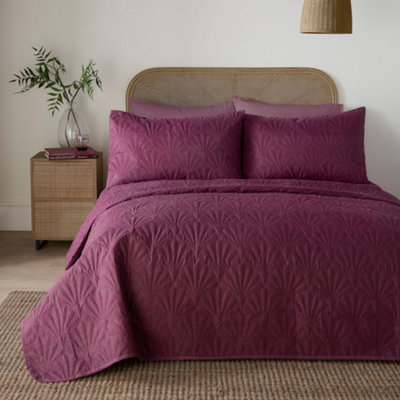 B&Q -  Cavali  Pinsonic Microfibre Textured Berry Bedspread