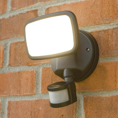 CGC Lighting Cgc Sade Black Led Floodlight With Adjustable Head And Pir Motion Sensor Ip65