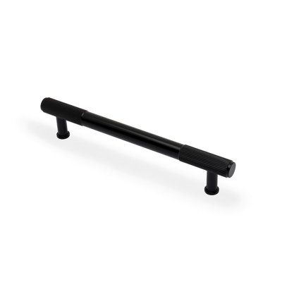 160mm Matt Black Reeded Ends Handle from B&Q