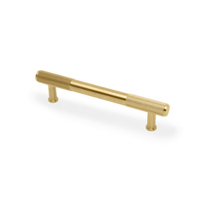 128mm Satin Brass Reeded Ends Handle from B&Q