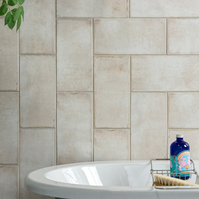 Ca’Pietra Digbeth Linen Gloss Brick Metallic Effect Ceramic Indoor Wall TilePack Of 22(L)300mm (W)150mm from B&Q