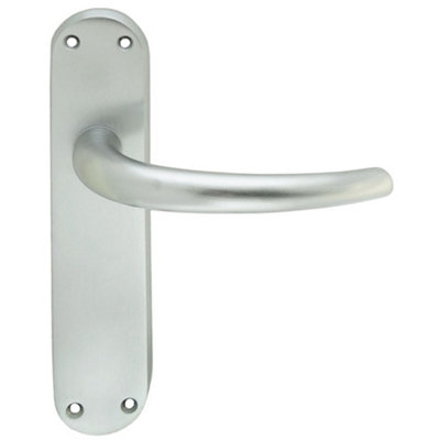 Loops Rounded Sleek Internal Latch Door HandleSatin Chrome Lever On Backplate from B&Q