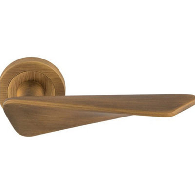 B&Q -  Premium Angle Twist Door Handle SetAntique Brass Designer Lever On Round Rose
