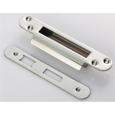 B&Q -  Door Forend Strike And Fixing PackFor Bs 5 Lever Sashlock Bright Steel Radius