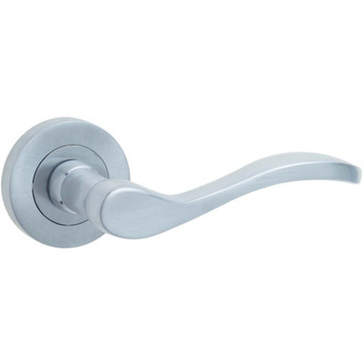 Loops Elegant Satin Chrome Door Handle On Rose For Timeless InteriorsInterior Handle from B&Q