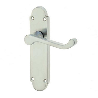 Loops Contemporary Satin Chrome Suite Door Handle For Interior DoorsInterior Lever On Backplate from B&Q