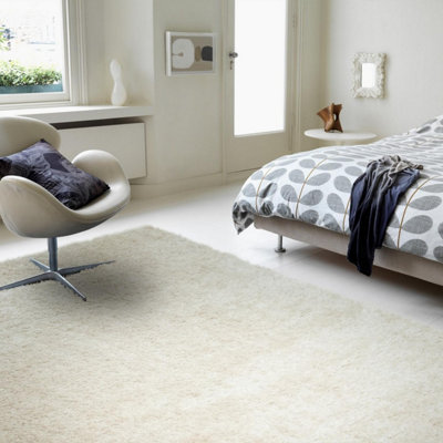 Furniturebox Uk Selby Beige Shaggy Deep Pile Rug 160X230 from B&Q