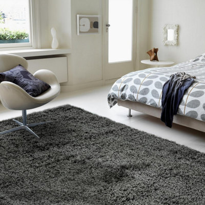 Furniturebox Uk Selby Charcoal Grey Shaggy Rug 160X230 from B&Q
