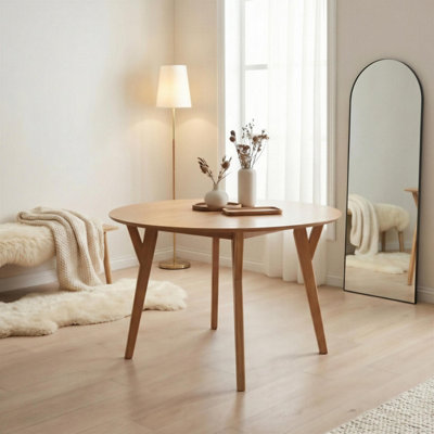 B&Q -  Lynton Round Walnut Effect Wood 46 Seater Dining TableRound Dining TableRound Dining Table For 6