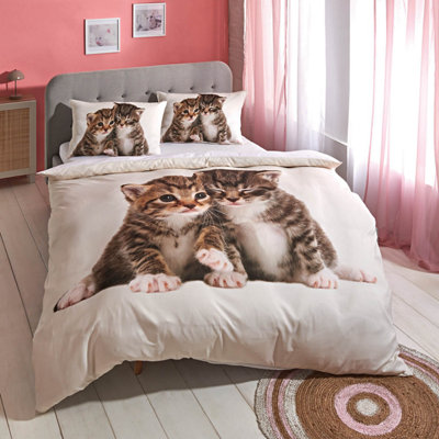 Coopers of Stortford Cat Duvet Set With Pillowcases Soft Polyester Zip Fastening Machine Washable Lifelike Cat Print Available In Multiple Sizes from B&Q