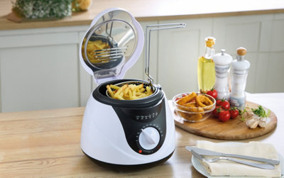 Basilico 1L Mini Deep Fat Fryer With Variable Temperature Control & Non Stick Bowl  950W from B&Q