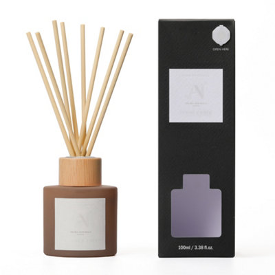 Aroma Naturals Frosted Decadence Reed Diffuser Praline & Birch Scent