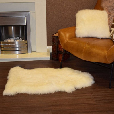Fenland Sheepskin Fenland Indoor Single Australian Real Sheepskin RugIvory (90 Cm X 60 Cm) from B&Q