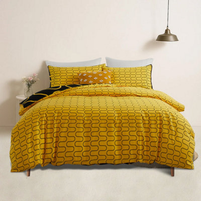 Bedlooms Ochre & Black Wave Printed Duvet Cover SetReversible & Hypoallergenic Bedding PackDouble 200X200Cm from B&Q