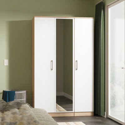 Crowndale - Wardrobe - 3 Door - Mirrored - White - Oak - Image 4
