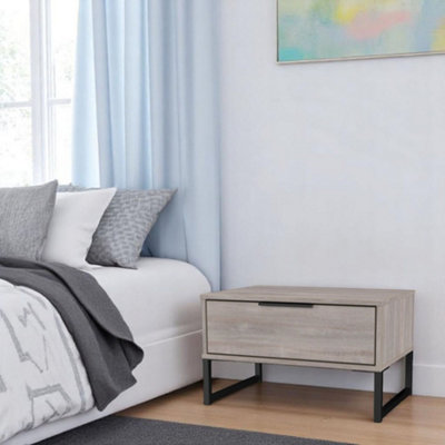 Marsala Ready Assembled Grey Oak Grey Oak Effect 1 Drawer Bedside Table (H)348mm (W)575mm (D)395mm from B&Q