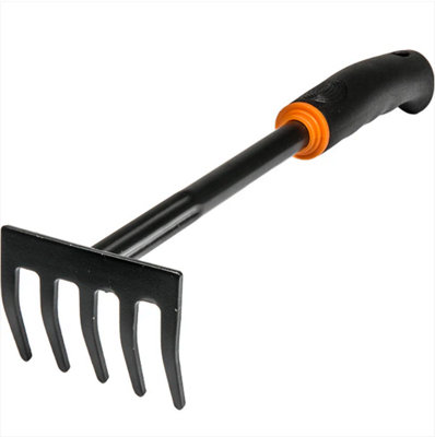 AP Supplies 5-Teeth 9 Inch Garden Rake De Luxe from B&Q