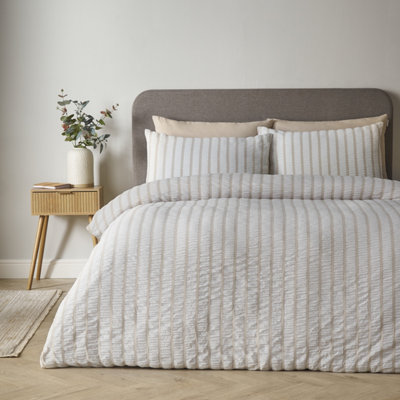 Catherine Lansfield So Soft Seersucker Stripe Double Duvet Cover Set With Pillowcases Natural - Image 11
